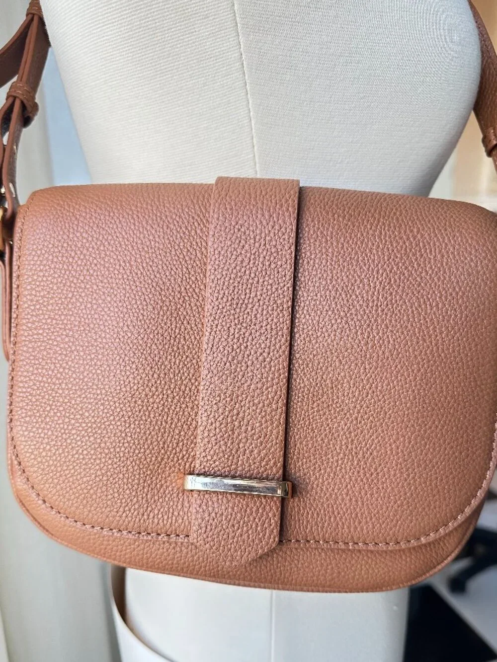Trent Nathan Violetta Genuine Leather Tan Crossbody Saddle Bag